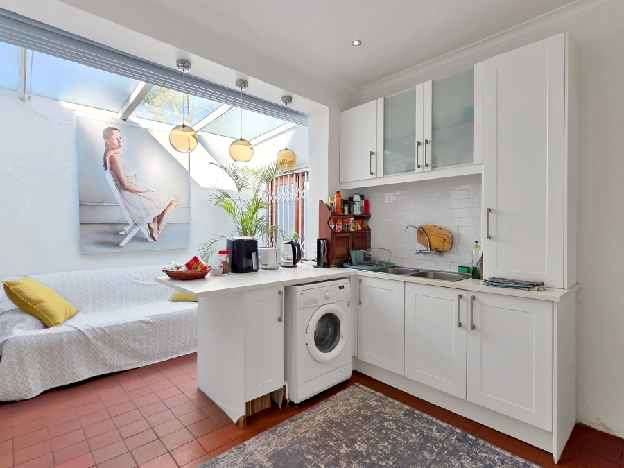 2 Bedroom Property for Sale in Zonnebloem Western Cape